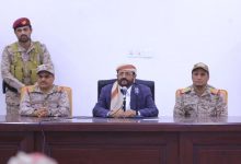 عضو مجلس القيادة العرادة يعقد لقاءً رسمياً وشعبياً موسعاً بمأرب