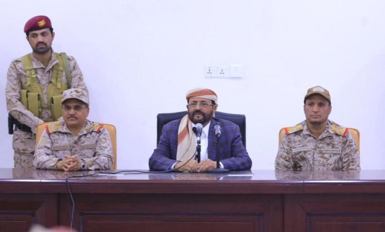 عضو مجلس القيادة العرادة يعقد لقاءً رسمياً وشعبياً موسعاً بمأرب