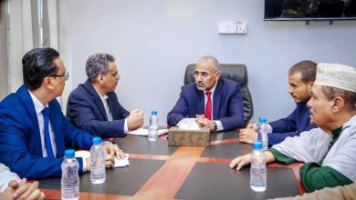 عضو مجلس القيادة اللواء الزُبيدي يتفقد سير العمل في وزارة الإدارة المحلية