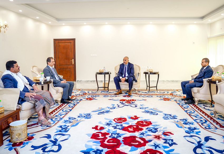 عضو مجلس القيادة اللواء الزُبيدي يطّلع على المخطط الإنشائي لمشروع مركز المؤتمرات والمعارض بشبوة