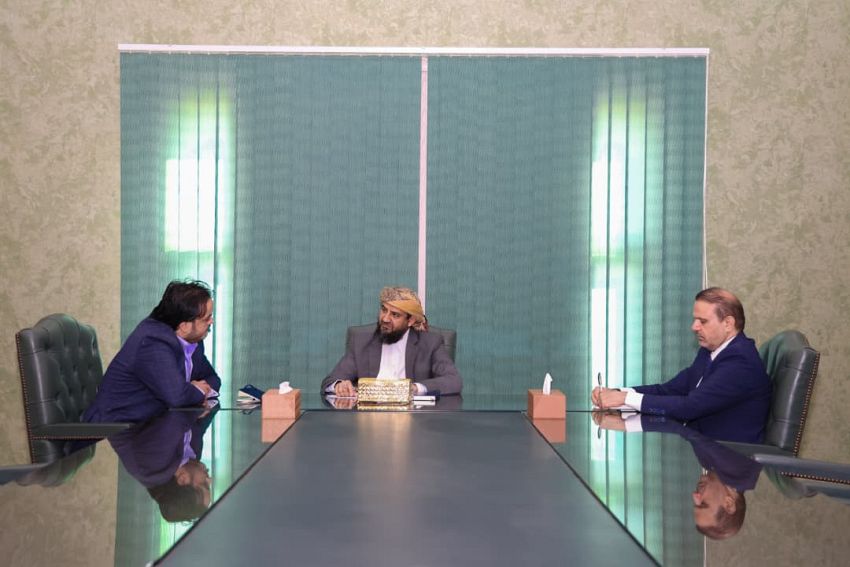 عضو مجلس القيادة المحرّمي يناقش أوضاع منظومة الكهرباء