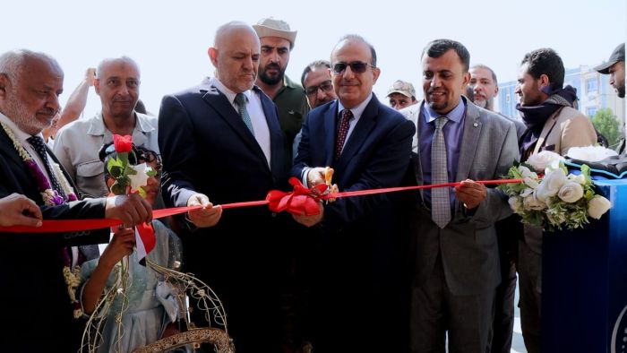 كأول صرح طبي متخصص في اليمن.. وزير الصحة يدشن عمل مركز العلاج الطبيعي في مجمع 2ديسمبر الطبي بمدينة المخا