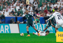 لاعب الأخضر يبهر الجماهير