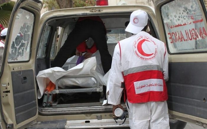 "لدواعٍ إنسانية".. الحكومة تسلم جثث 26 عنصرًا حوثيًا