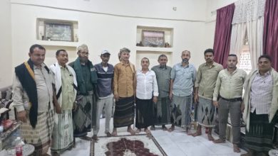 لقاء يجمع ناشطي الخوخة والمخا لتوحيد الخطاب ضد الحوثي