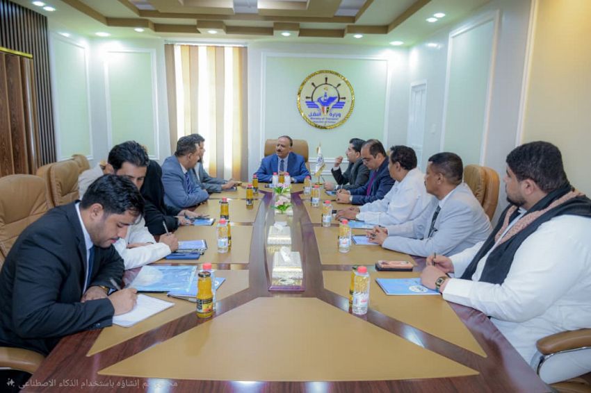 لقاء يناقش أوضاع قطاعات النقل بمحافظة المهرة وسبل تطويرها