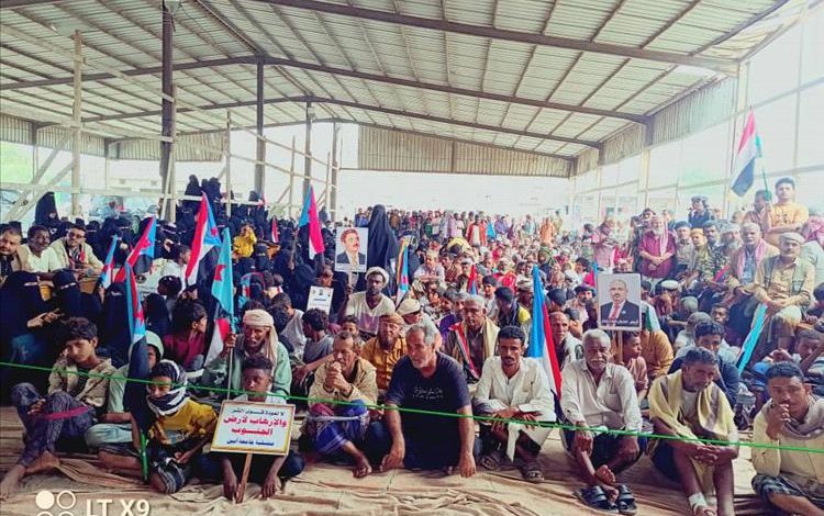 لليوم السابع على التوالي .. إقبال جماهيري واسع على مخيم الاعتصام المفتوح بالعاصمة زنجبار