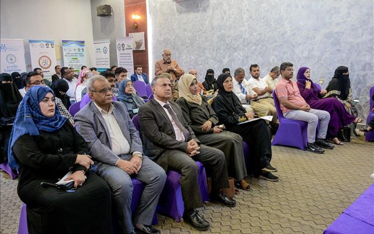 مؤتمر جامعة عدن الدولي يدعو لإنشاء منصات بيئية وتحلية مياه البحر لمواجهة تحديات المناخ