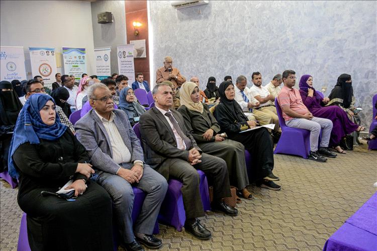 مؤتمر جامعة عدن الدولي يدعو لإنشاء منصات بيئية وتحلية مياه البحر لمواجهة تحديات المناخ