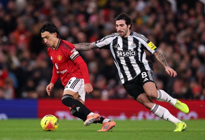 مانشستر يونايتد ضد نيوكاسل