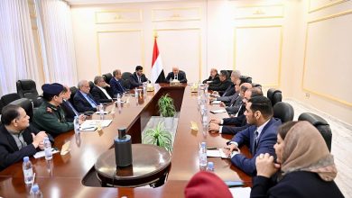 مجلس الدفاع الوطني يبارك القرارات الرئاسية لحماية المدنيين وإنهاء التواجد الاماراتي في البلاد