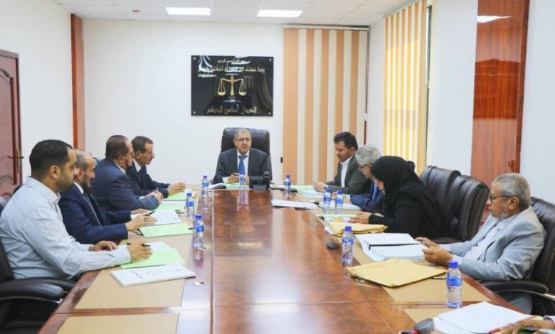 مجلس القضاء الأعلى يرفع الحصانة عن أحد القضاة ويحيل آخرين إلى مجلس المحاسبة