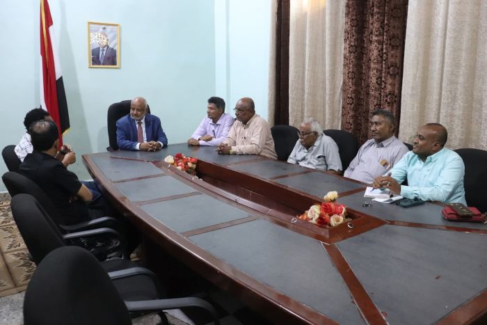 محافظ الحديدة يبحث مع "أطباء بلا حدود" تعزيز دعم الخدمات الصحية