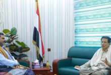 محافظ المهرة يطّلع على الوضع التمويني بالمحافظة