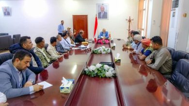 محافظ تعز يناقش الاجراءات المتعلقة بمعالجة أوضاع الجرحى بالمحافظة