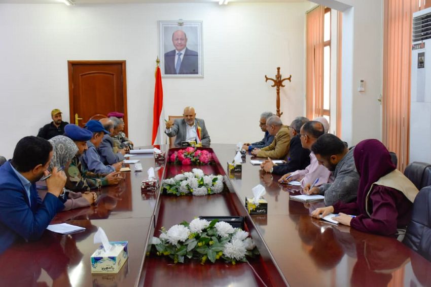 محافظ تعز يناقش مع لجنة المصالحة والسلم المجتمعي الأوضاع الراهنة بالمحافظة