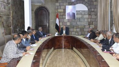 محافظ تعز يوجه بإجراءات لحماية محولات الكهرباء وإيقاف المخالفات بالمديريات