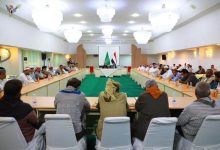 محافظ حضرموت والوفد السعودي يعقدان اجتماعاً موسعاً بالوجهاء والأعيان والقيادات السياسية والاجتماعية