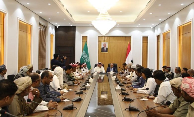 محافظ حضرموت يلتقي وفد أمنى وعسكري سعودي لمناقشة تطورات الأوضاع في المحافظة