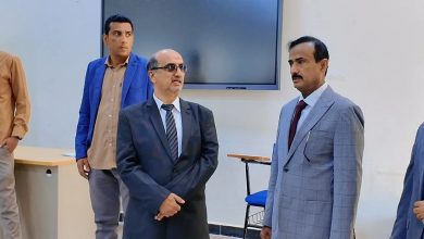 محافظ شبوة يدشن امتحانات الفصل الدراسي الأول بجامعة شبوة