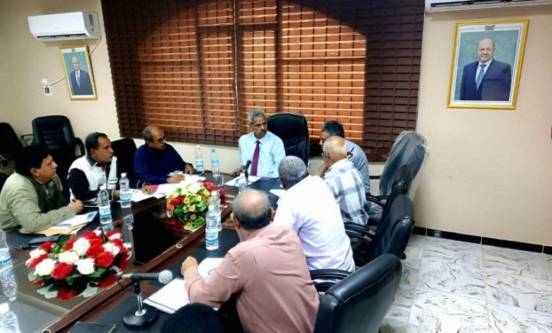 محافظ لحج يترأس اجتماعاً لمجلس ادارة مؤسسة المياه بالمحافظة