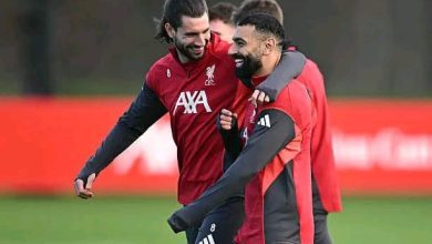 محمد صلاح يشارك في مران ليفربول مبتسمًا رغم توتر علاقته بسلوت
