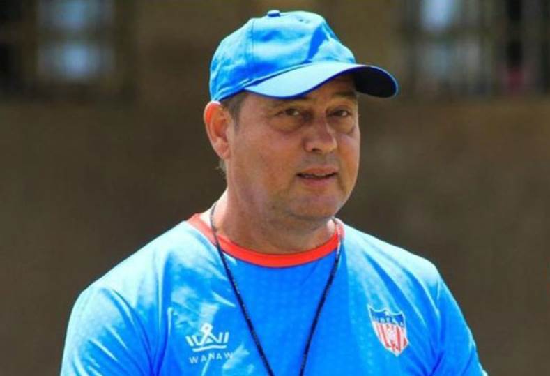 ماريو مارينيكا المدير الفني لزيمبابوي