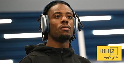 مدرب فرانكفورت يؤكد غياب لاعبه عن مواجهة برشلونة