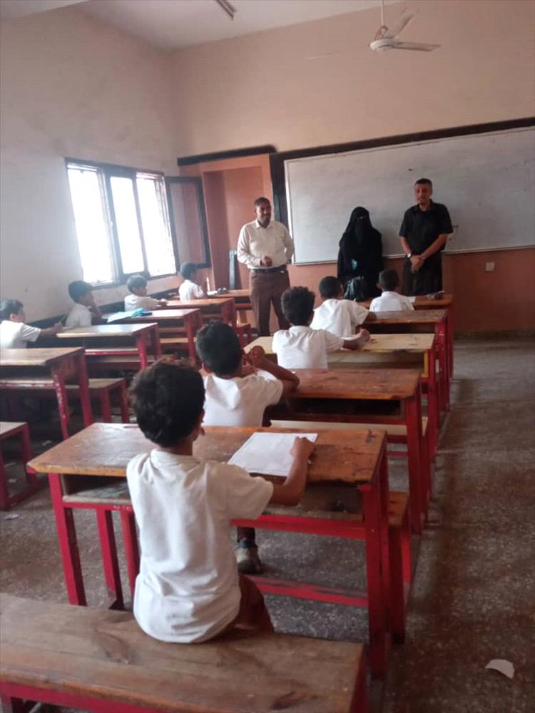 مدير تربية خورمكسر يقوم بزيارة ميدانية إلى مدرسة خالد بن الوليد