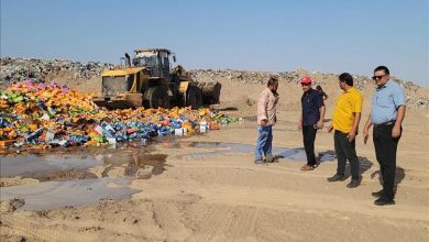 مدير عام المنصورة يوجه بإتلاف ( 70 ) طناً من العصائر منتهية الصلاحية