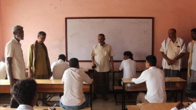 مدير عام بروم ميفع ومدير إدارة التربية والتعليم يدشّنان اختبارات الفصل الدراسي الأول لطلاب التعليم الأساسي والثانوي