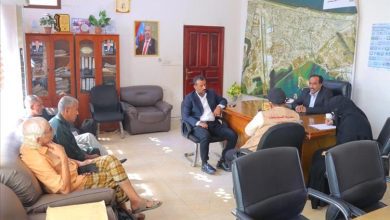 مدير عام خور مكسر يترأس اجتماعًا لمناقشة تكثيف الرقابة على الأسعار ومتابعة توزيع الغاز