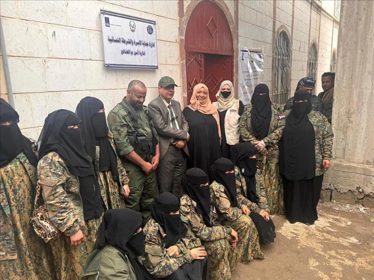 مدير عام شرطة الضالع يفتتح مبنى الشرطة النسائية والتعامل مع قضايا النساء بالمحافظة