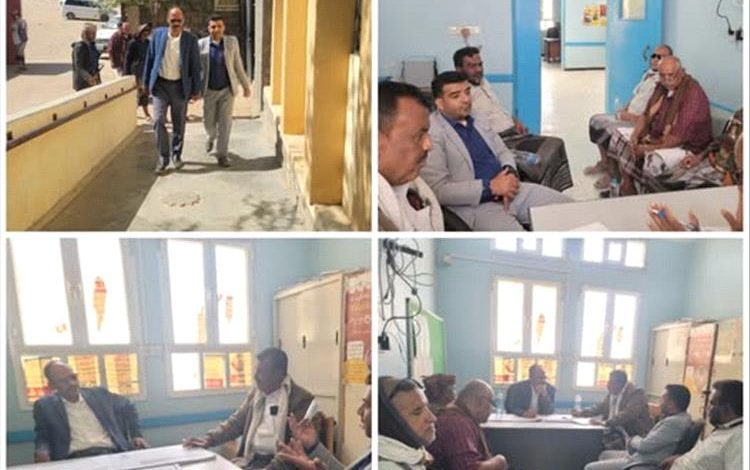 مدير عام مديرية نصاب يناقش مع قيادة القطاع الصحي مستوى الخدمات الصحية ونسبة الإنجاز في تأهيل المستشفى العام