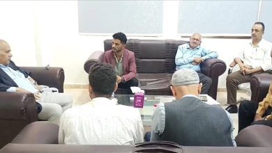 مدير عام مكتب صحة عدن يناقش مع نائب رئيس بعثة أطباء بلاحدود الفرنسية سبل تعزيز التعاون المشترك