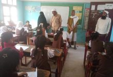 مدير مكتب التربية والتعليم بمديرية مودية يواصل زياراته الميدانية لمتابعة امتحانات الفصل الدراسي الأول