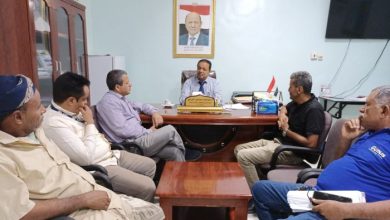 مدير ميناء المخا يبحث مع "باور جرين" تعزيز استقرار الكهرباء لمرافق الميناء