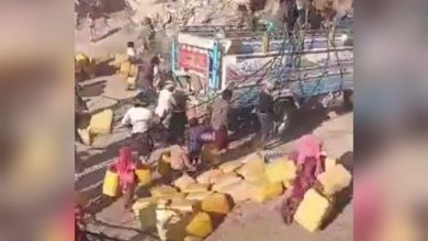 مشهد صادم يكشف معاناة سكان حجور بمحافظة حجة بعد فرض الحوثيين إتاوات على مياه الشرب