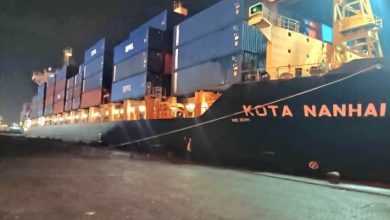 مغادرة الباخرة ( Kota Nanhai ) محطة المعلا بميناء عدن