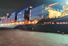 مغادرة الباخرة «Kota Nanhai» ميناء عدن بعد تفريغ 457 حاوية للسوق المحلي