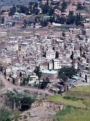 مليشيا الحوثي تحول جزءًا من موقع أثري في إب إلى مقر أمني