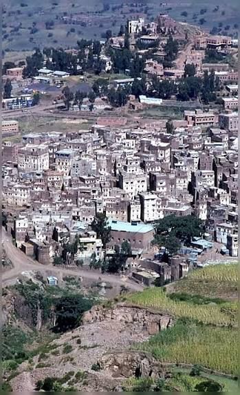 مليشيا الحوثي تحول جزءًا من موقع أثري في إب إلى مقر أمني