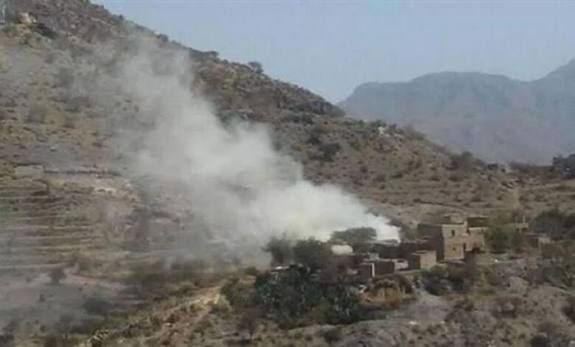 مليشيا الحوثي تقصف أحياء سكنية في مديرية المسيمير بلحج