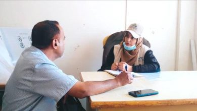 نائب مدير مكتب التربية والتعليم يلتقي بضابط مشروع منظمة صُنّاع النهضة