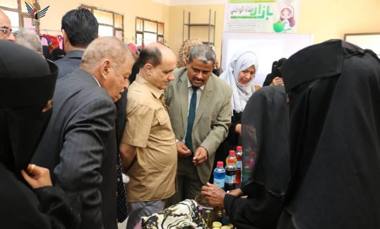 نائب وزير التعليم الفني يدشن بازار "فتاة الوطني" احتفاء بذكرى عيد الاستقلال