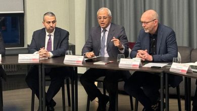 نائب وزير الخارجية يستعرض في حلقة نقاش تطورات الاوضاع باليمن