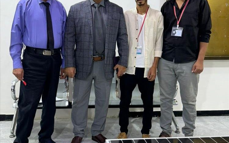 نائب وزير الصناعة يشيد بابتكار روبورت تنظيف الواح شمسية ويؤكد دعم الوزارة للمخترعين الشباب