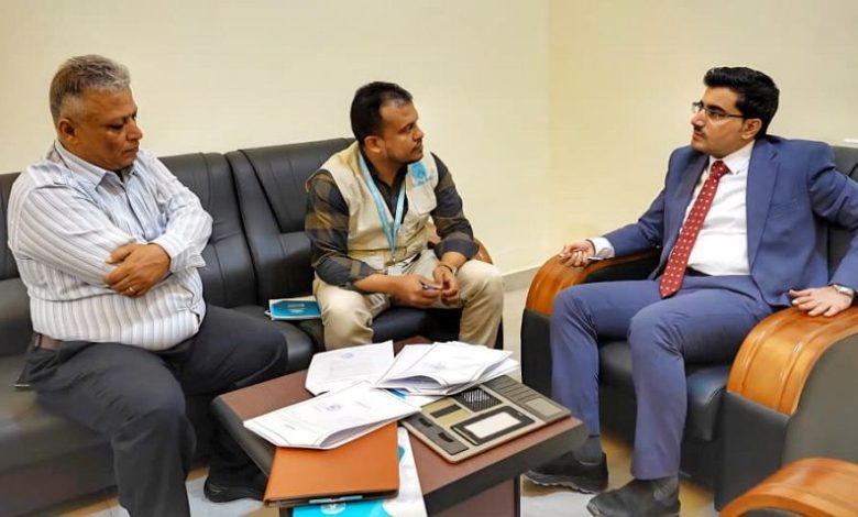 وزارة المياه والبيئة توقع اتفاقية مشروع تعميق وتأهيل بئر الرميلة بمأرب