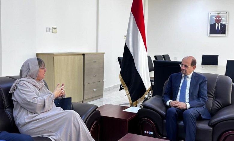 وزير الخارجية يبحث مع "الأوتشا" تعزيز التنسيق في القضايا الإنسانية والتنموية