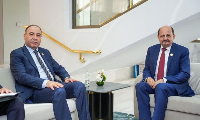 وزير الخارجية يبحث مع المكلف بتسيير شؤون وزارة الخارجية الليبي تعزيز التعاون المشترك